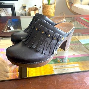 Dansko Womens Fringe Clogs size 39